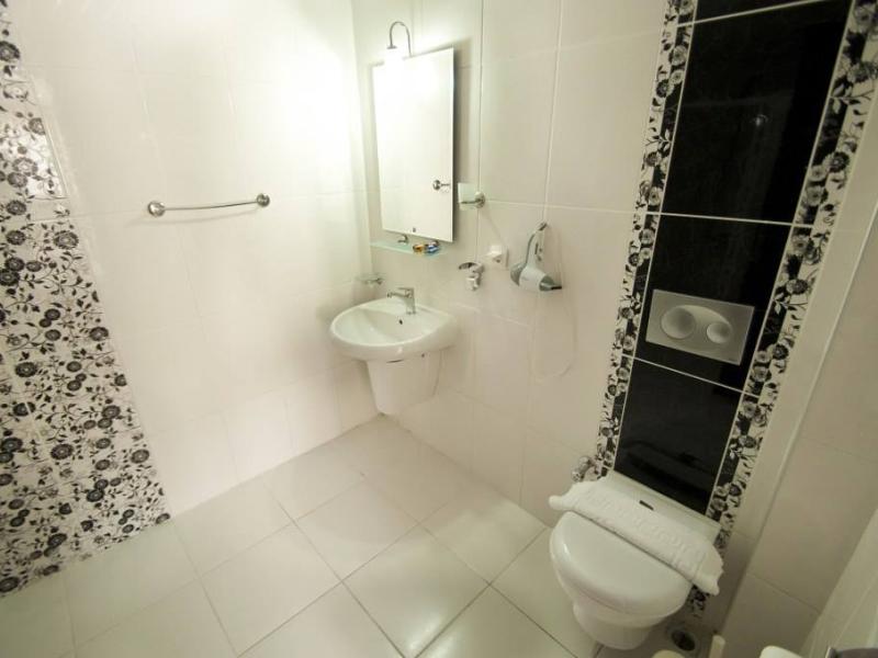 Flora Palm Resort Hotel