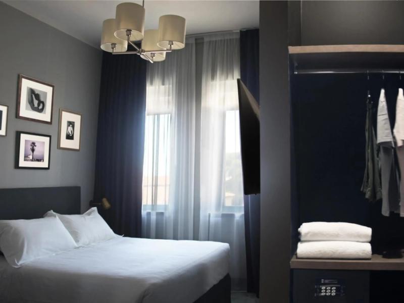 Joy Hotel