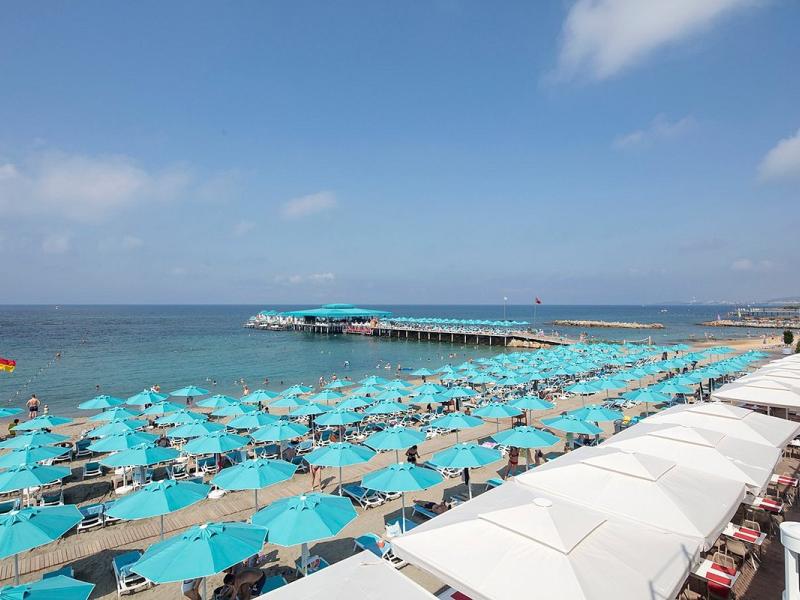 Granada Luxury Beach