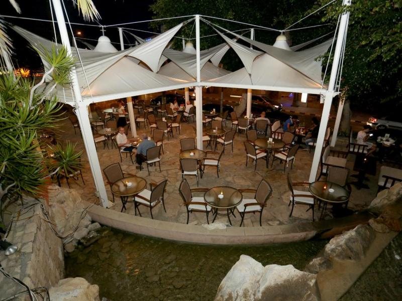 Dionysos Central Hotel