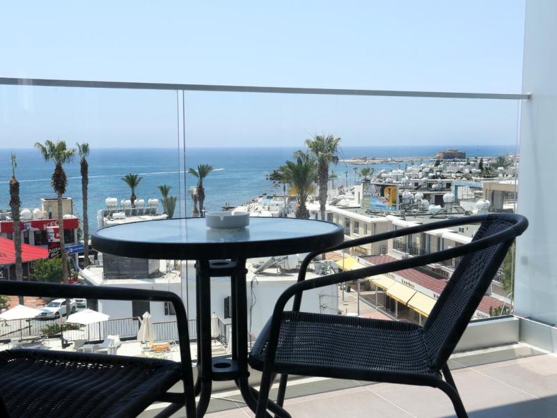 Dionysos Central Hotel