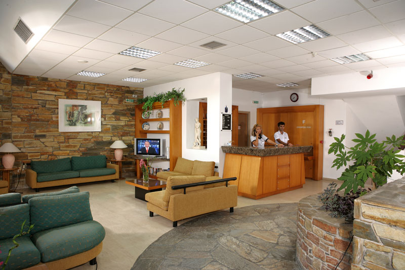 Dionysos Hotel & Apartments