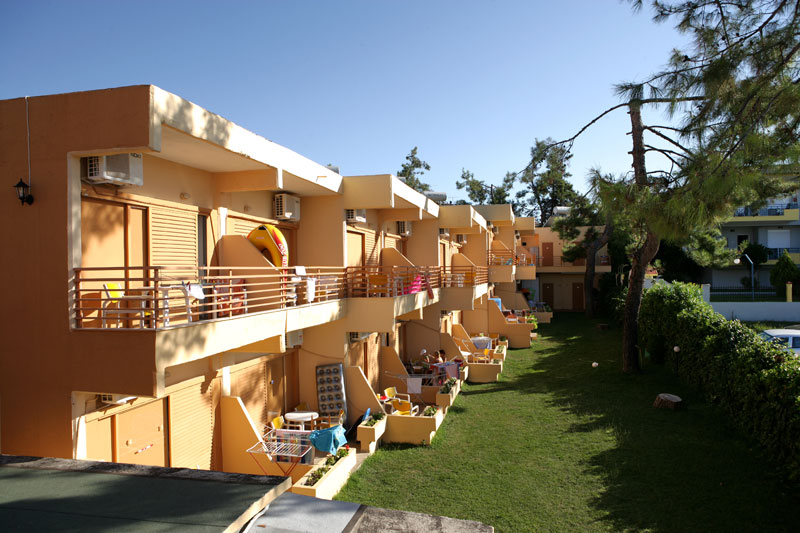 Dionysos Hotel & Apartments