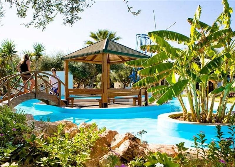 Alex Beach Hotel-Bungalows