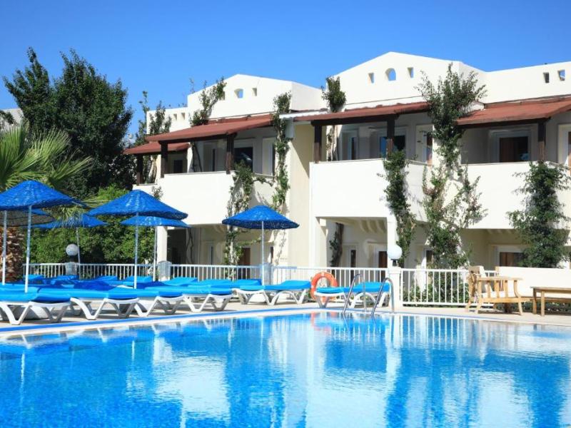 Summer Garden Suites & Beach Hotel