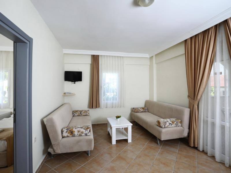 Summer Garden Suites & Beach Hotel