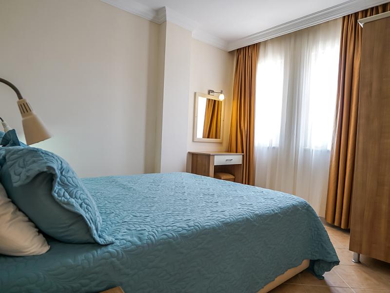 Cats Catty Garden Hotel