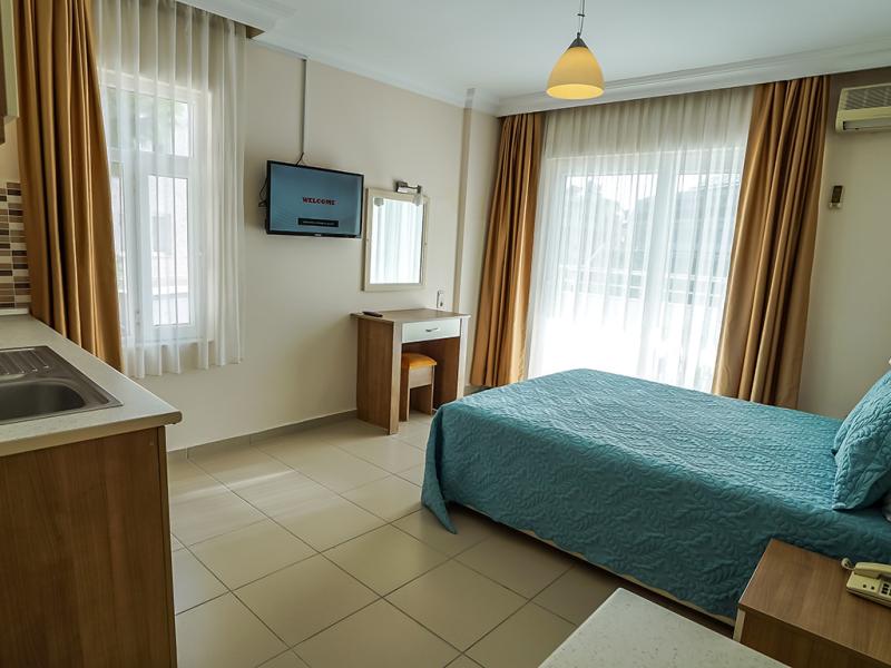 Cats Catty Garden Hotel