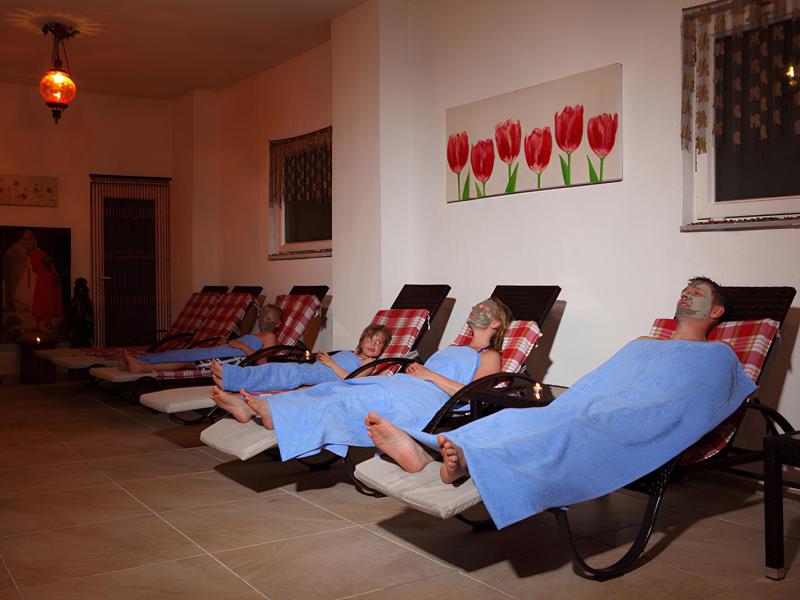 Cats Catty Garden Hotel