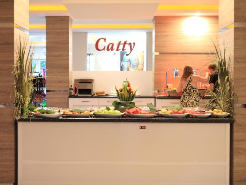 Cats Catty Garden Hotel