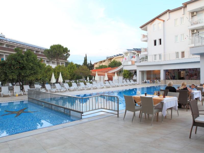 Cats Catty Garden Hotel