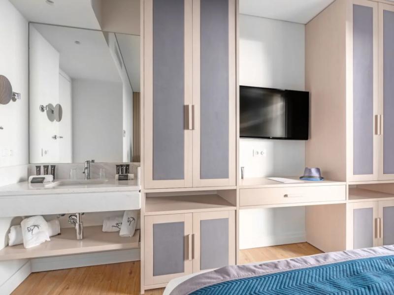 Glyfada Riviera Hotel