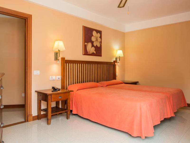 El Galeon Aparthotel