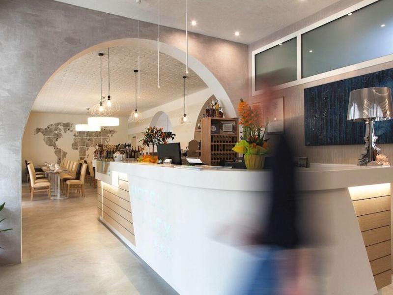 Alex Hotel
