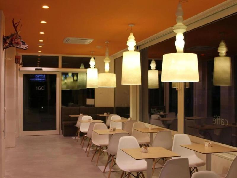 Alex Hotel