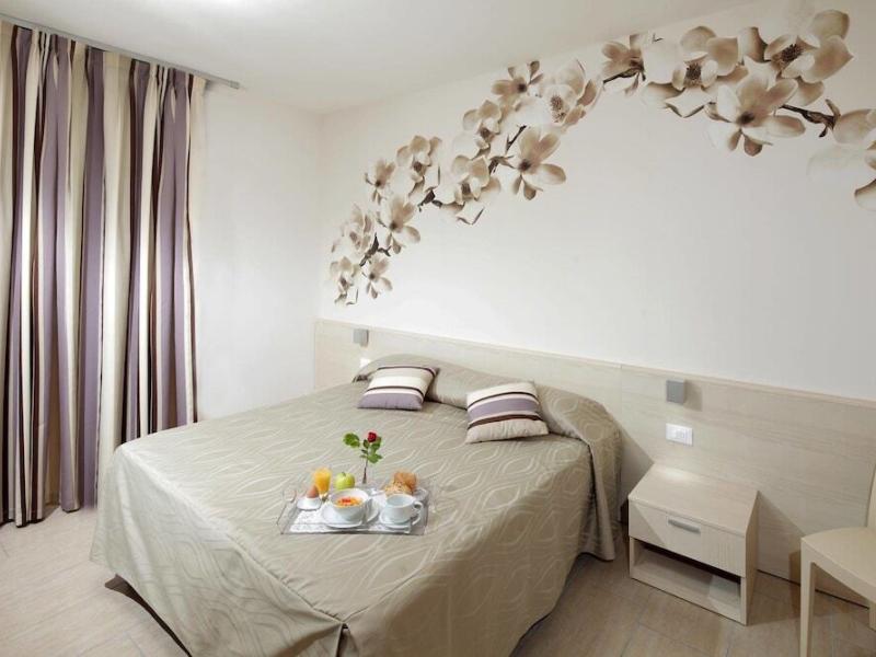 Alex Hotel