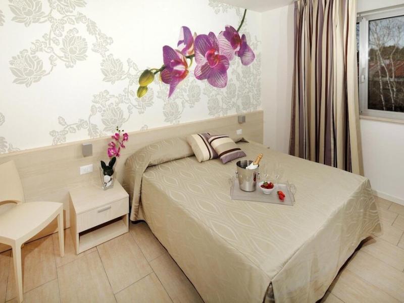Alex Hotel