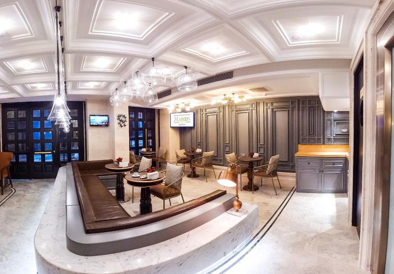Maroon Hotel Tomtom
