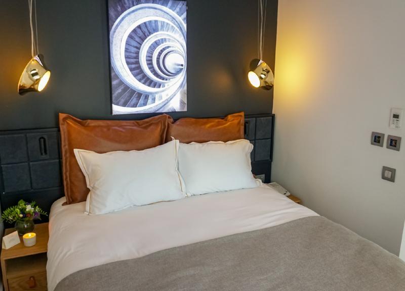 Maroon Hotel Tomtom