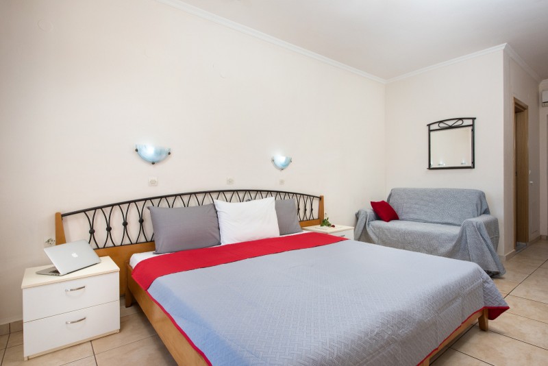Kavos Plaza