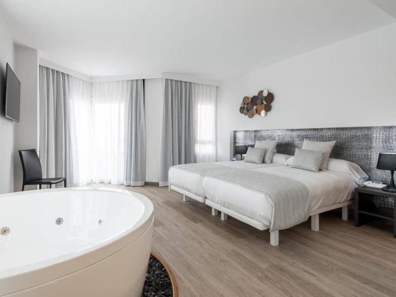 Oliva Nova Beach & Golf Hotel