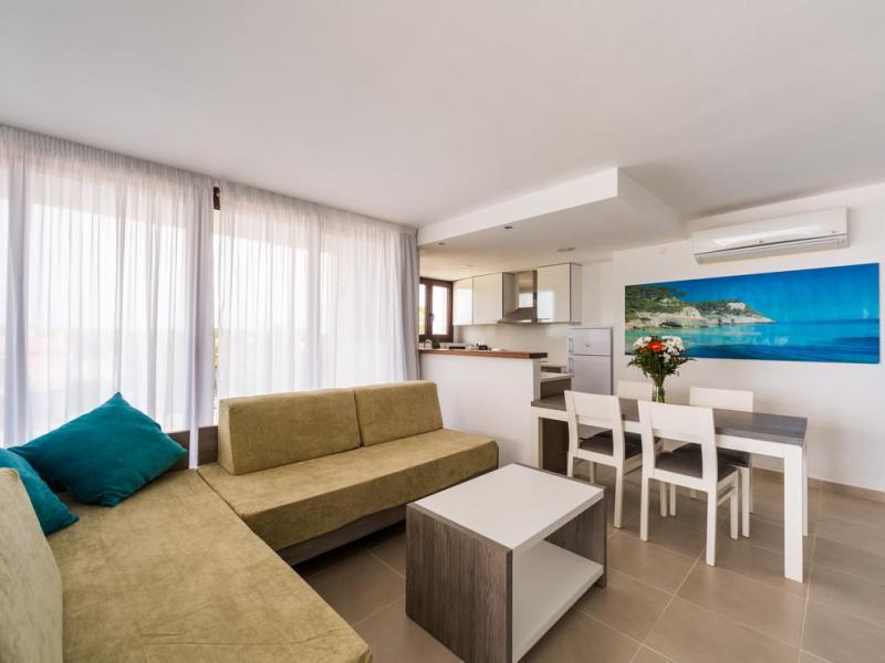 Ferrer Skyline Aparthotel