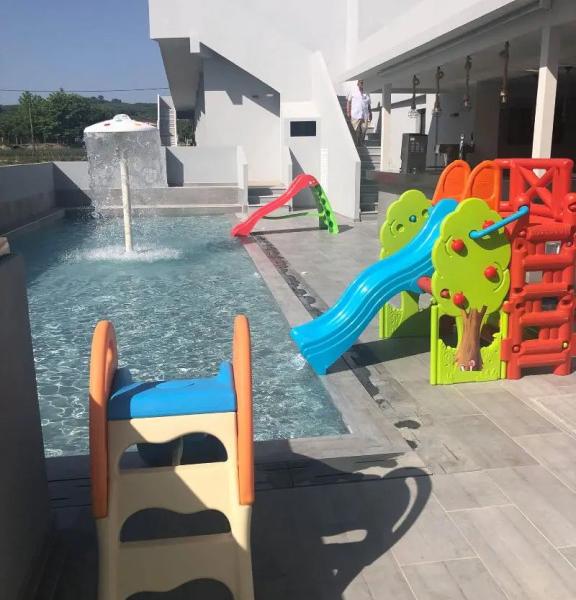 Golden Coast Resort
