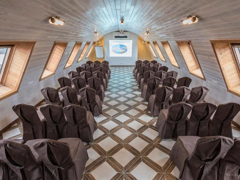 Загородный клуб Лачи