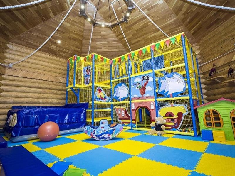 Загородный клуб Лачи