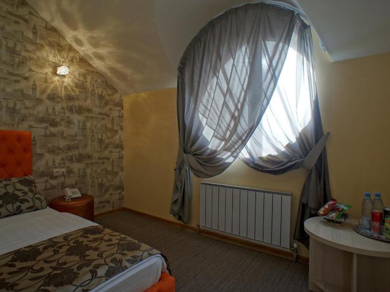 Отель Мартон Ошарская