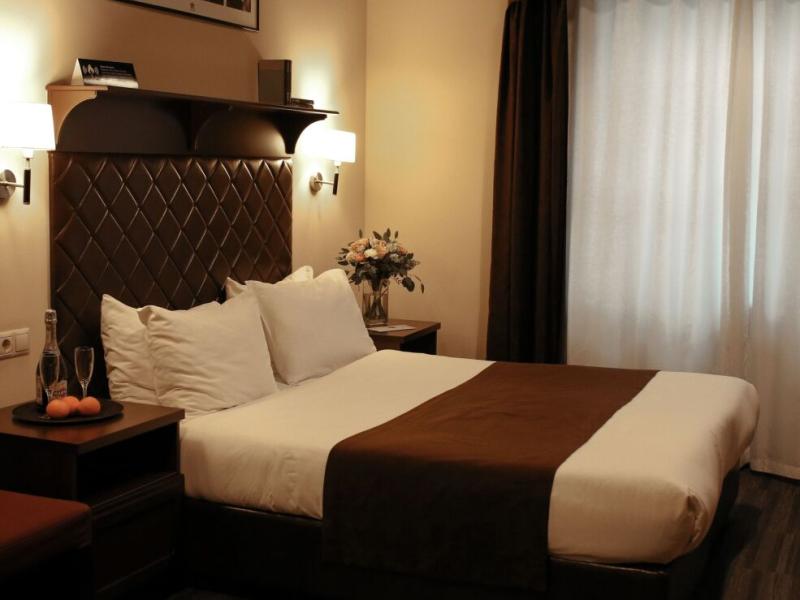 11 Hotel & Garden