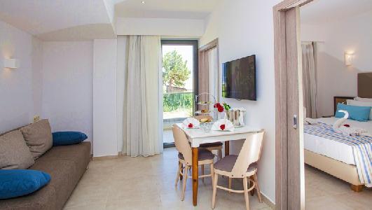 Minos Aparthotel