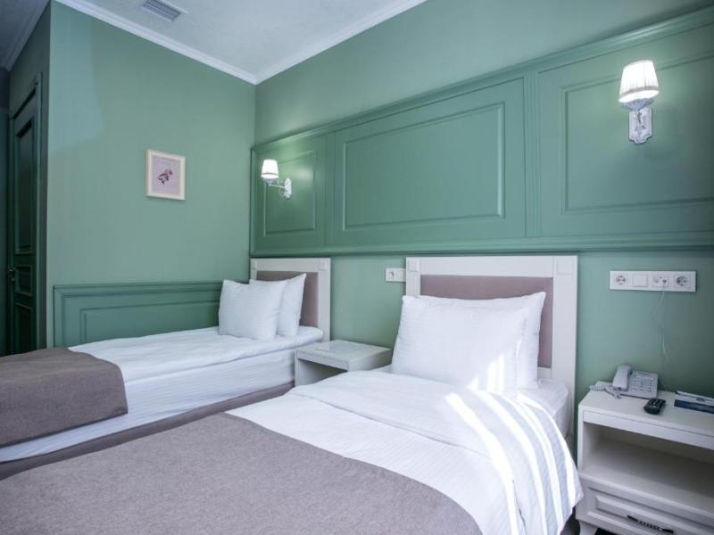 Grand Sapphire Hotel