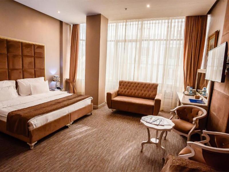 Grand Sapphire Hotel