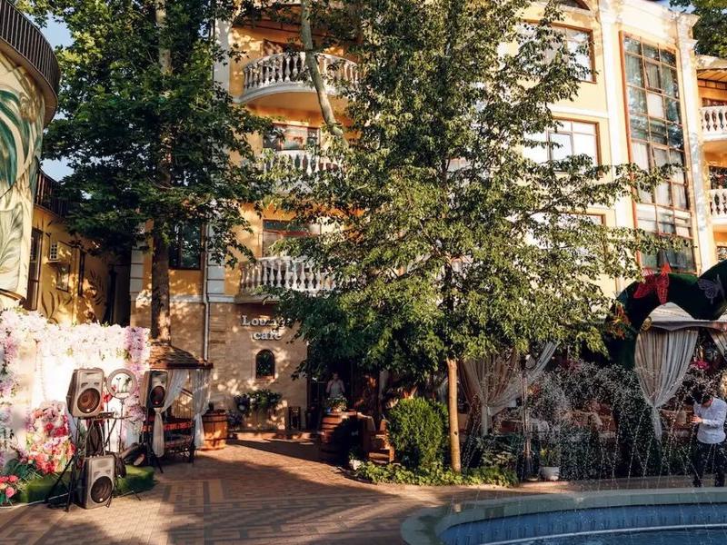 Dayana Hotel