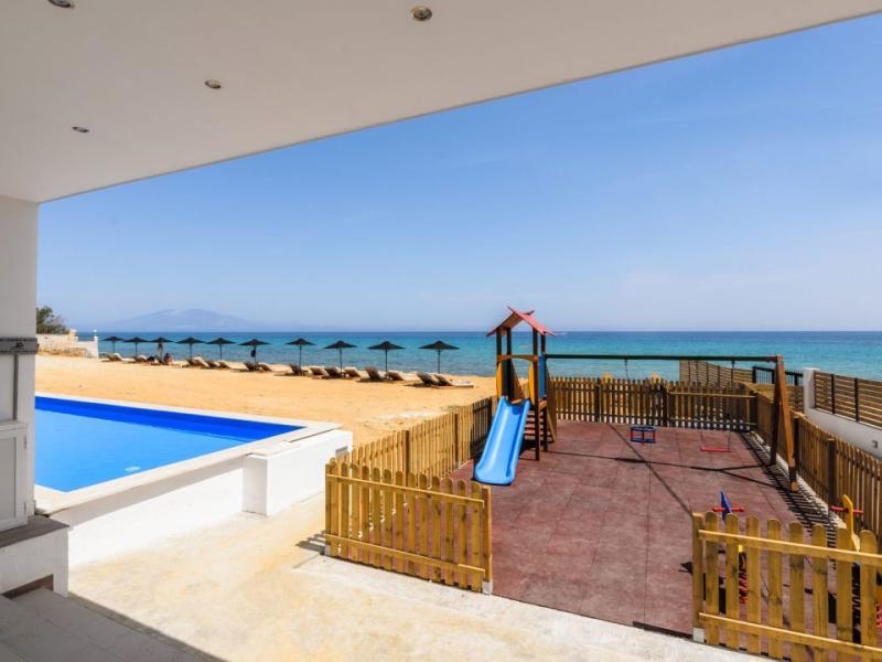 Cavo Orient Beach Hotel