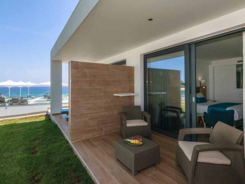 Cavo Orient Beach Hotel