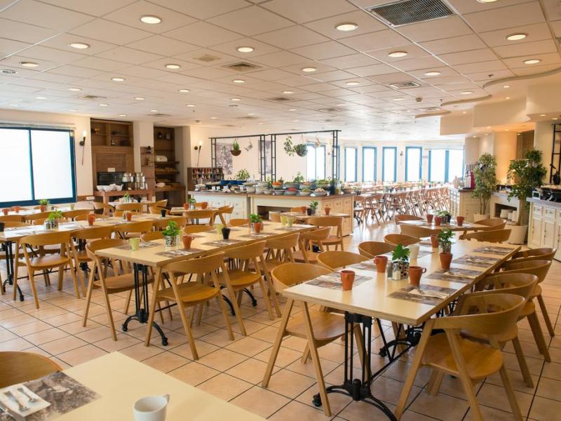 Kfar Giladi Hotel