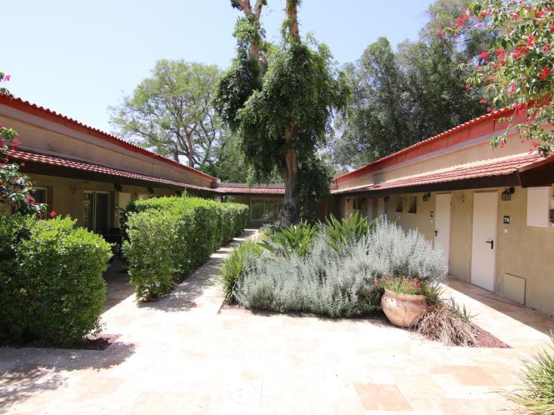 Ashdot Yaacov Ichud Kibbutz Country Lodging