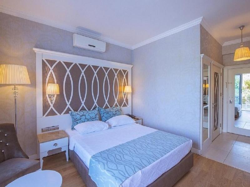 Ocean Blue High Class Hotel