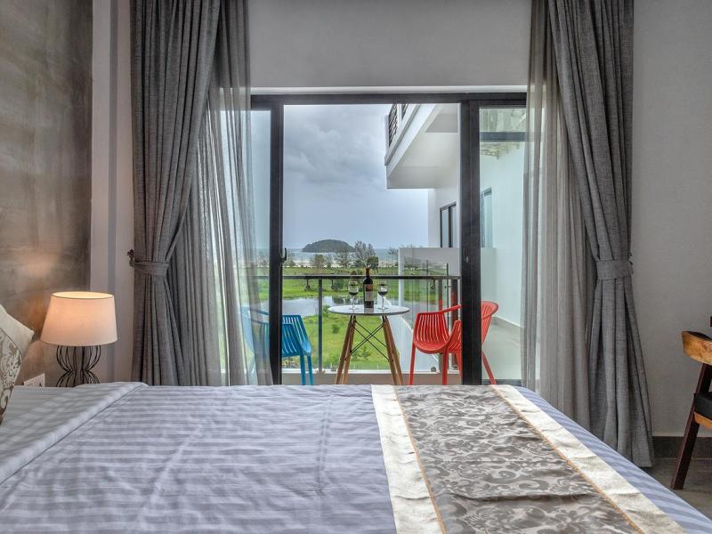 Phoenix Sea View Hotel