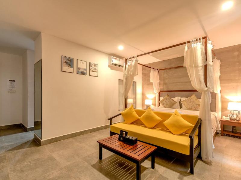 Phoenix Sea View Hotel