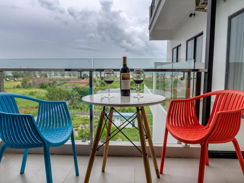 Phoenix Sea View Hotel