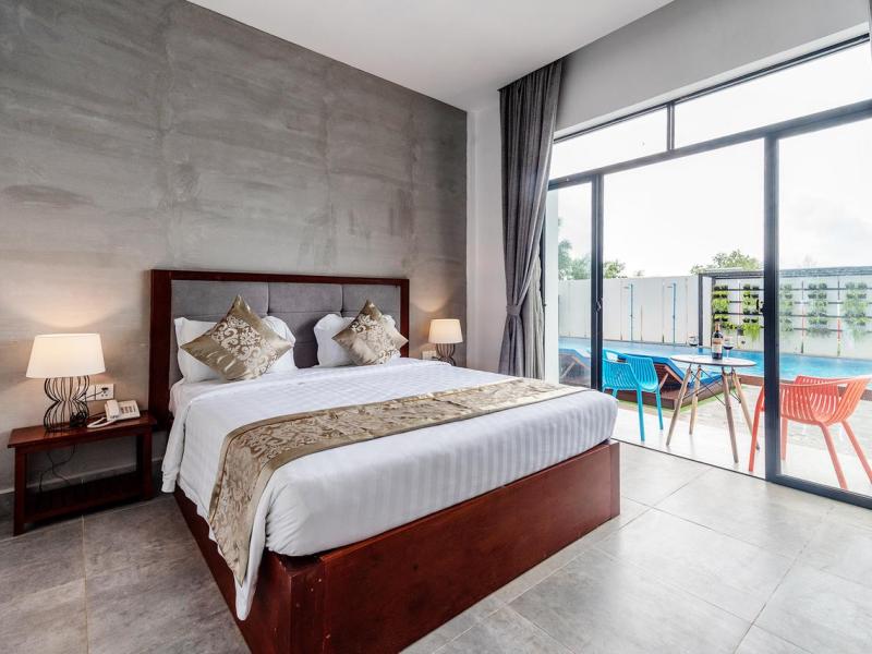 Phoenix Sea View Hotel