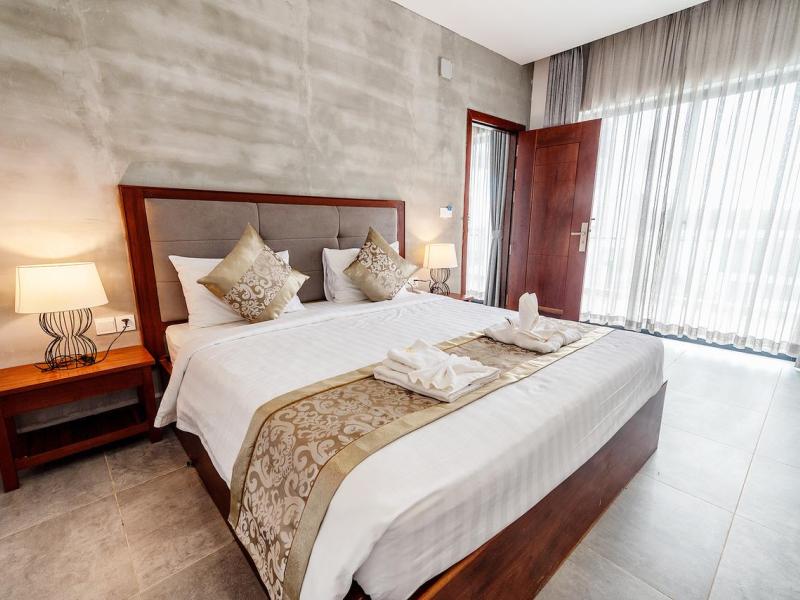 Phoenix Sea View Hotel