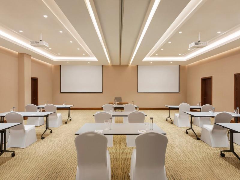 Radisson Hotel Muscat Panorama