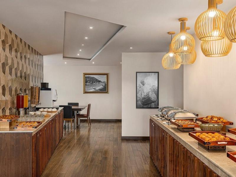 Radisson Hotel Muscat Panorama