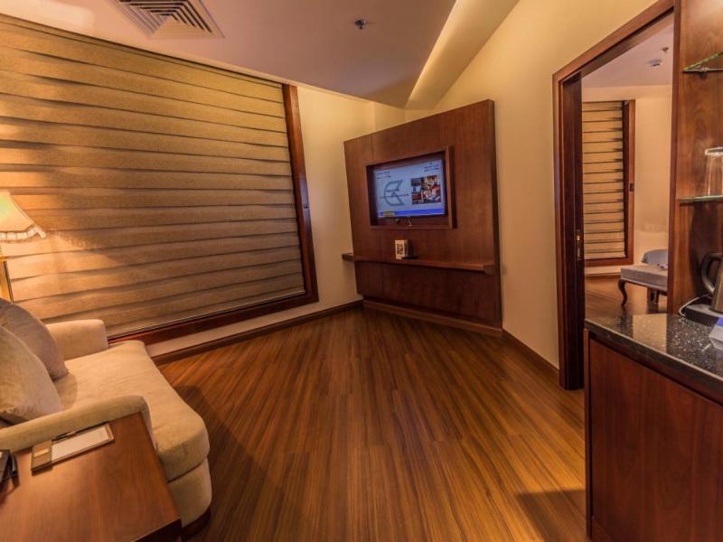 Golden Tulip Headington Ruwi