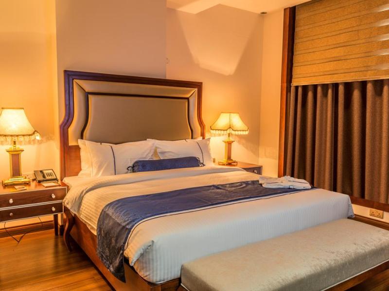 Golden Tulip Headington Ruwi