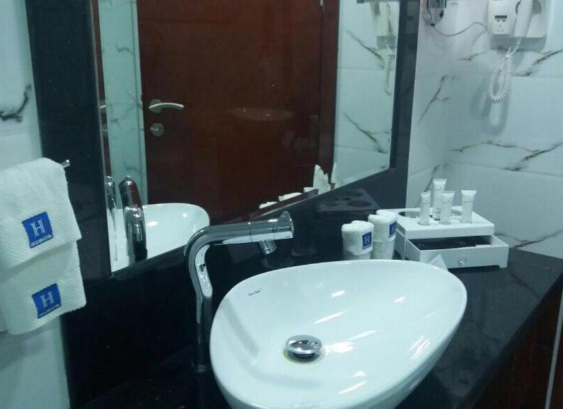 Golden Tulip Headington Ruwi